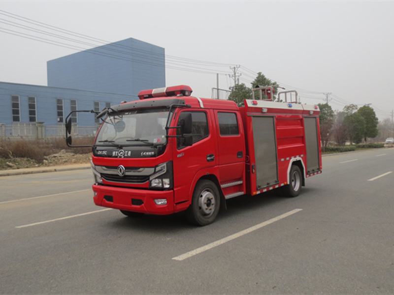 東風(fēng)5噸水罐消防車