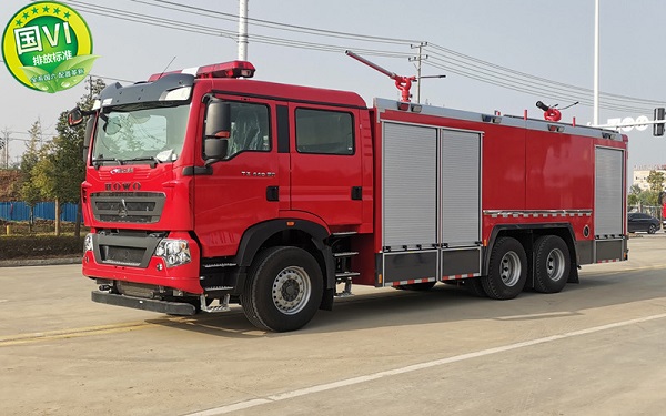 國六豪沃干粉聯用消防車