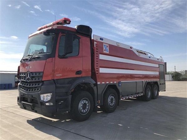 奔馳23噸水罐消防車